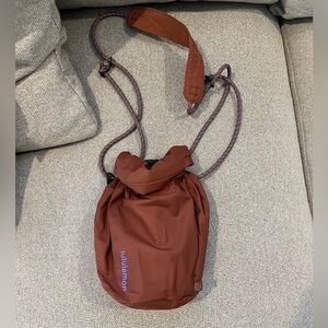 Lululemon roll top crossbody bag 3L